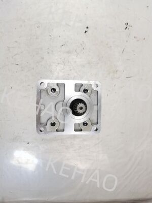 Гидравлический шестеренный насос. Шестеренные насосы для тяжелой техники. Рулевое управление и устройство подачи энергии. Масляный насос. Номер детали 704-56-11101. Алюминиевый сплав